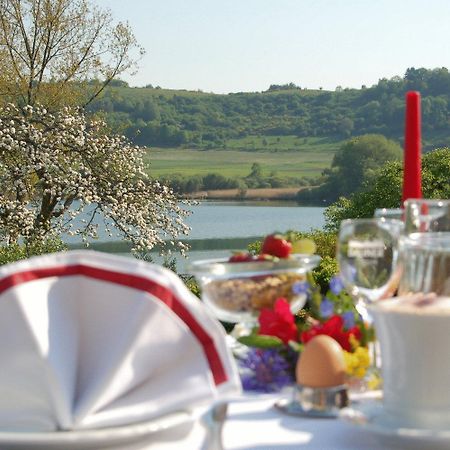 Hotel-Ferienwohnungen Cafe Maarblick Schalkenmehren Εξωτερικό φωτογραφία