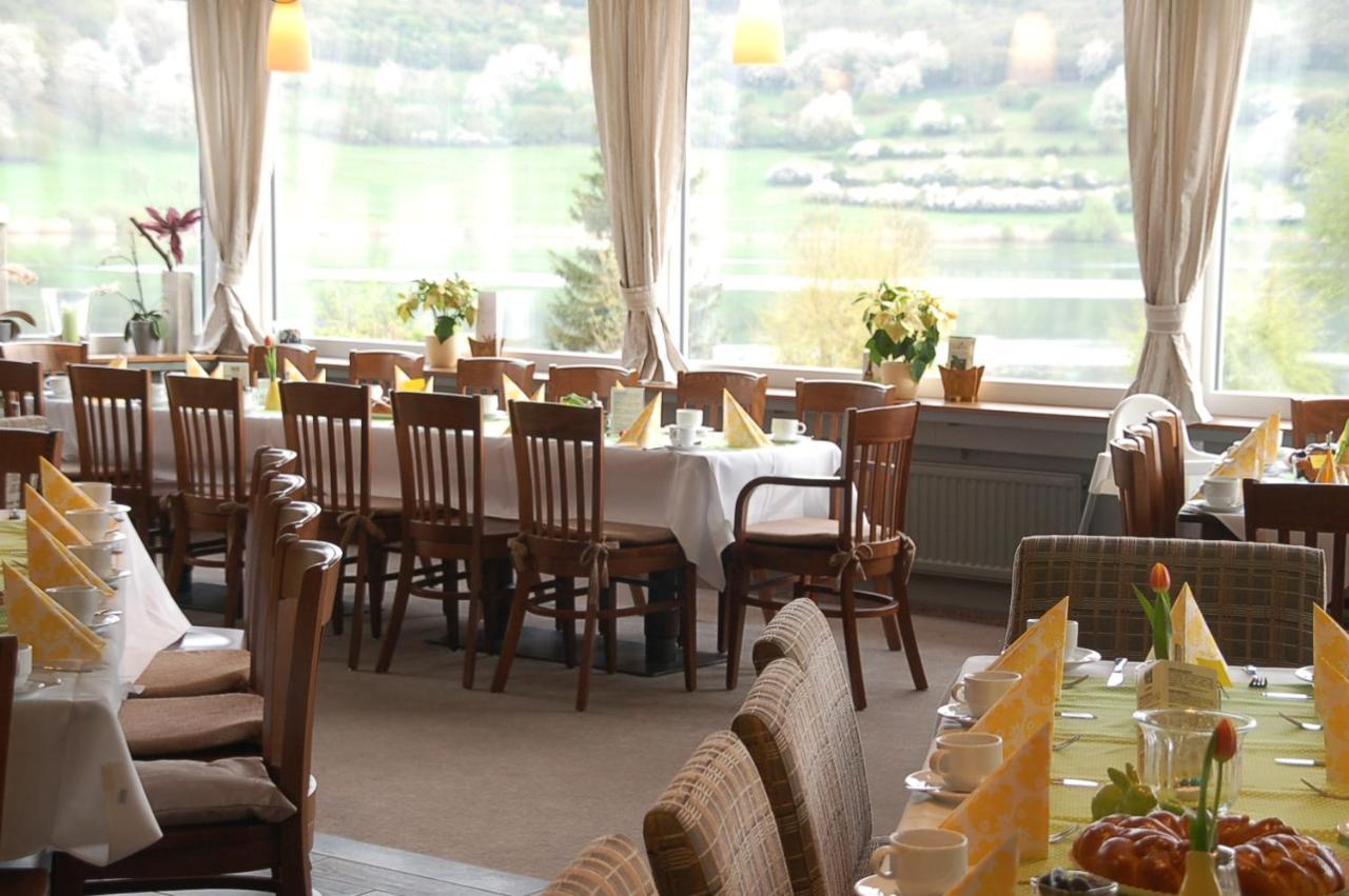 Hotel-Ferienwohnungen Cafe Maarblick Schalkenmehren Εξωτερικό φωτογραφία
