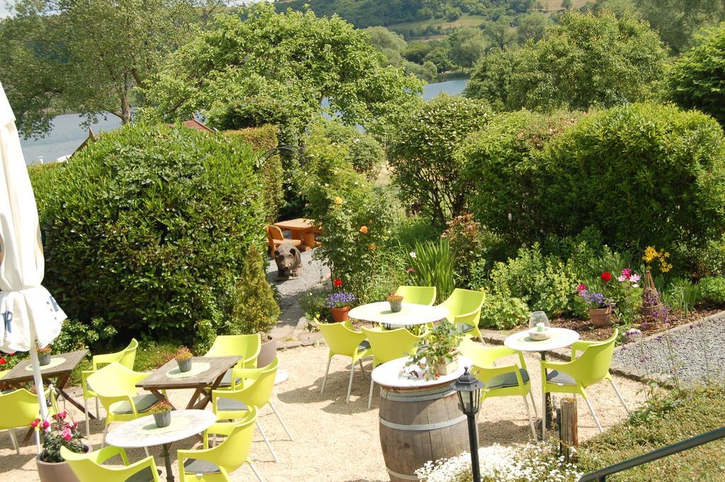 Hotel-Ferienwohnungen Cafe Maarblick Schalkenmehren Εξωτερικό φωτογραφία