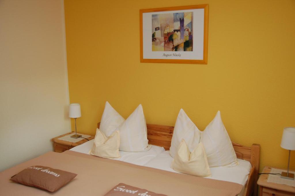 Hotel-Ferienwohnungen Cafe Maarblick Schalkenmehren Δωμάτιο φωτογραφία